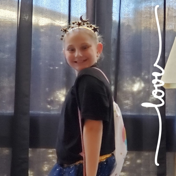 Profile Picture of Dianna Snavely (@djhieter) on Poshmark