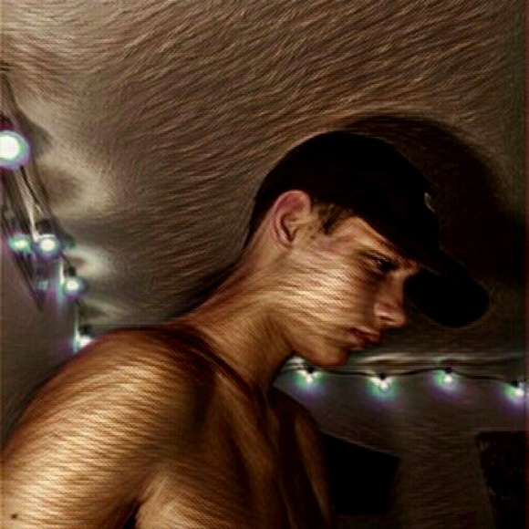 Profile Picture of Kanion Mchale (@kanion07) on Poshmark