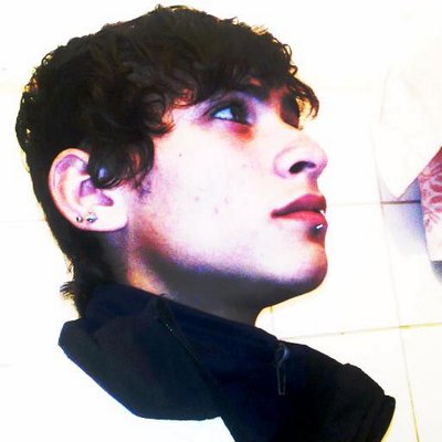 Profile Picture of Frank Luky (@lucian_jesus) on Twitter