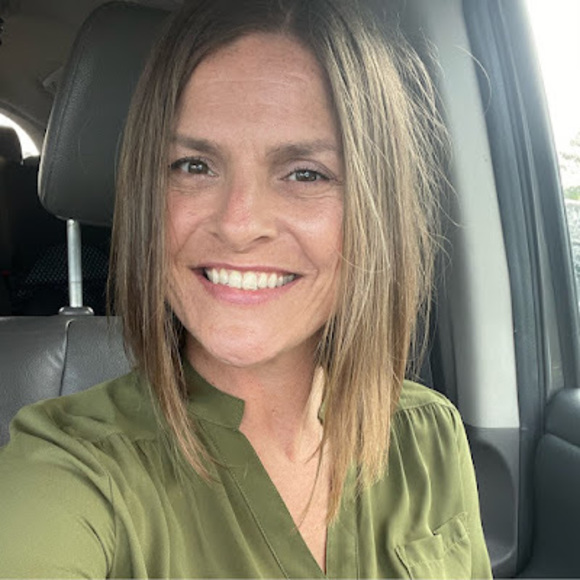 Profile Picture of Meghan Swift (@meghan_swift) on Poshmark
