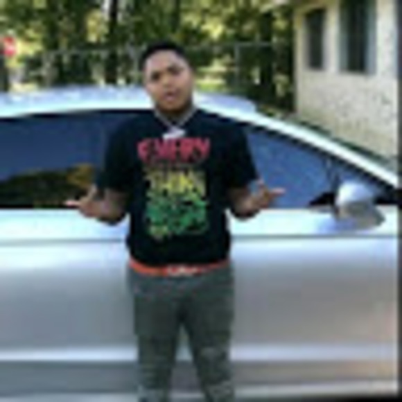 Tronica Blackson - Poshmark Profile Picture of Tronica Blackson (@tronicablackson) on Poshmark