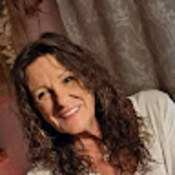 Profile Picture of Phyllis Collins (@phylliscolli243) on Poshmark