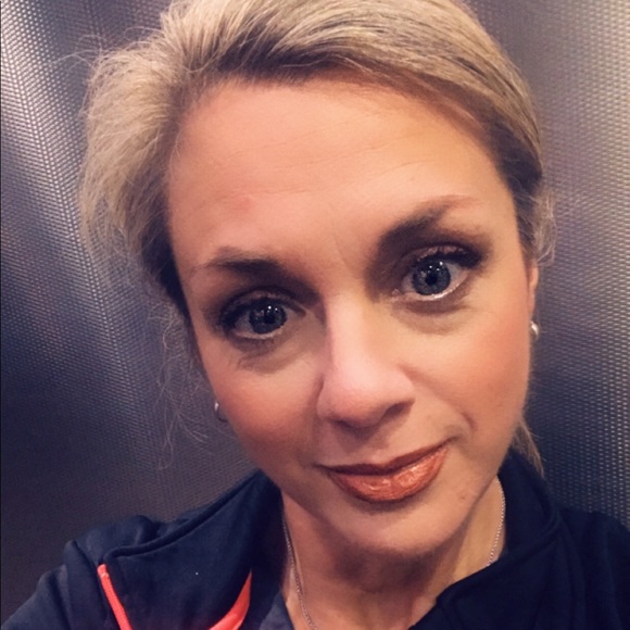 Profile Picture of Janette Bonner (@jebonner) on Poshmark