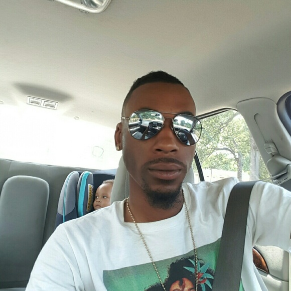 Rashad Thomas - Poshmark Profile Picture of Rashad Thomas (@rashad2007) on Poshmark