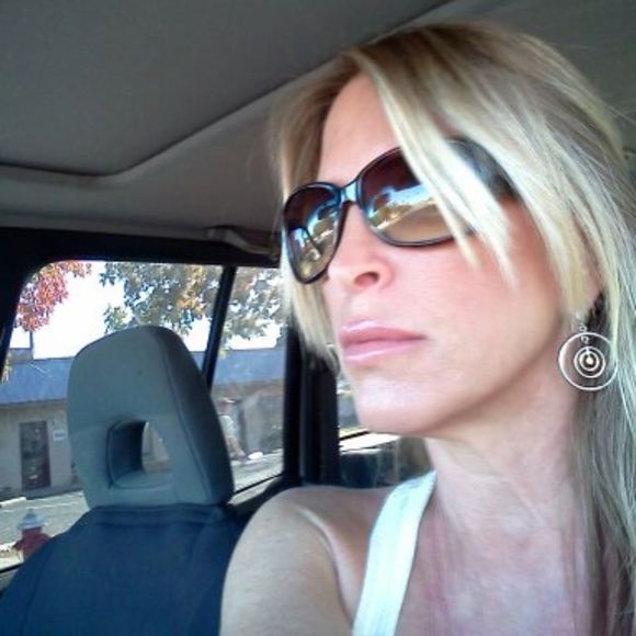Profile Picture of Monica Leard (@monicagirl66) on Poshmark