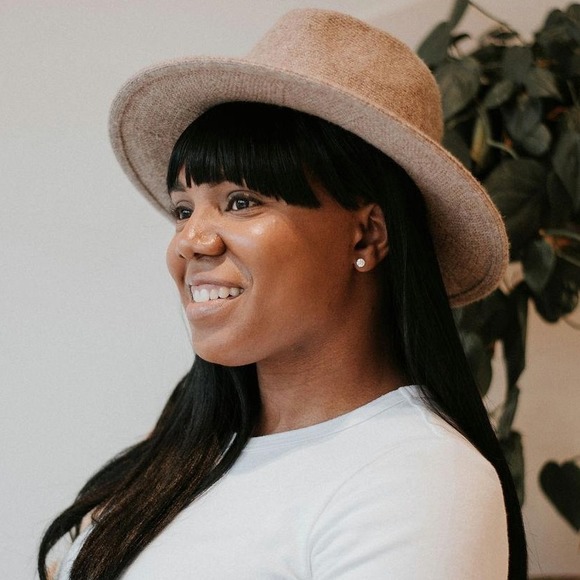 Profile Picture of Jerrica Davis (@jaggyson) on Poshmark