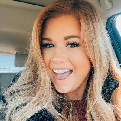 Profile Picture of Elizabeth (@ItsEllieLeach) on Twitter