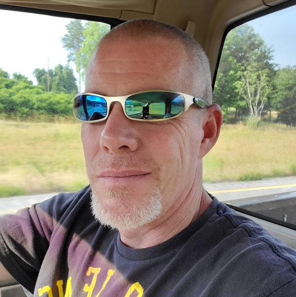 Profile Picture of Nathan Fellers (@bignate3232) on Poshmark