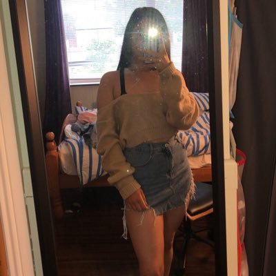 Profile Picture of Laura Keeley ✨ (@LKeeley) on Twitter