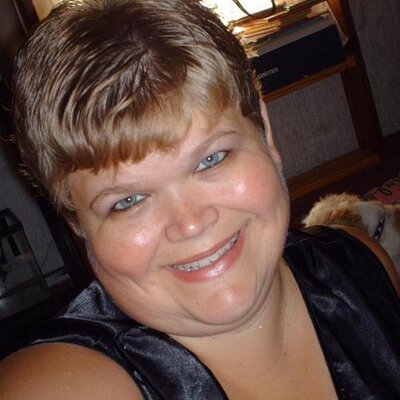 Profile Picture of Tina Dixon (@huggin73) on Twitter