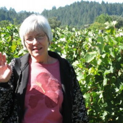 Profile Picture of Dee Roll (@deeroll) on Twitter