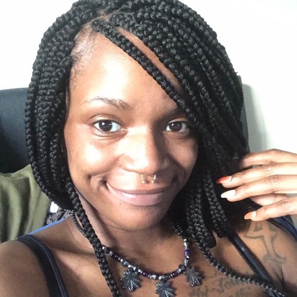 Dominique Conner - Poshmark Profile Picture of Dominique Conner (@dconner28) on Poshmark