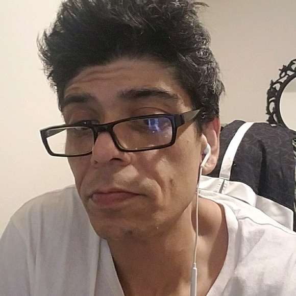 Profile Picture of George Barrera (@gsb12387) on Poshmark