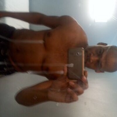 Profile Picture of Frank Howell (@crasayswagga) on Twitter