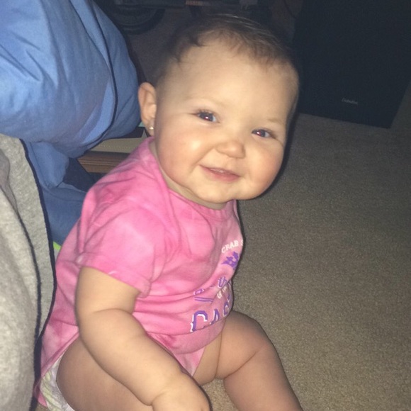 Amanda Ruth - Poshmark Profile Picture of Amanda Ruth (@harleyruth) on Poshmark