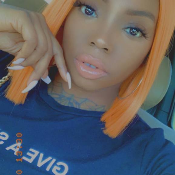 Profile Picture of Shardae Moore (@shardaem32) on Poshmark