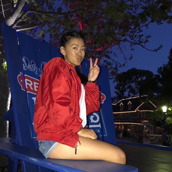 Profile Picture of Khanh Tran (@khanhie5) on Poshmark