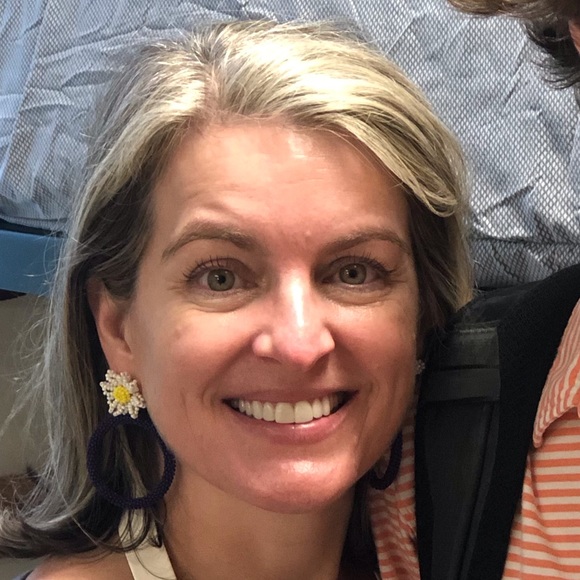 Profile Picture of Mindy Mccelvey (@mindymccelvey) on Poshmark