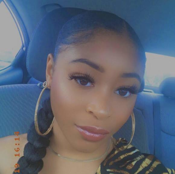 Profile Picture of Lucie Inyang (@lucie_inyang) on Poshmark