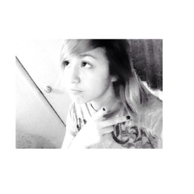 Profile Picture of Juliana Sykes Quinn (@i_know_your_sad) on Twitter