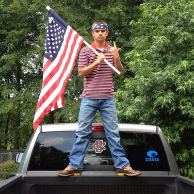 Profile Picture of Bailey Dunlap (@BlueLavender96) on Twitter