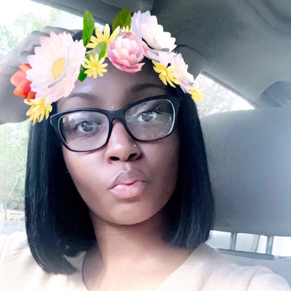 Profile Picture of Brea Bledsoe (@bbledso1) on Poshmark