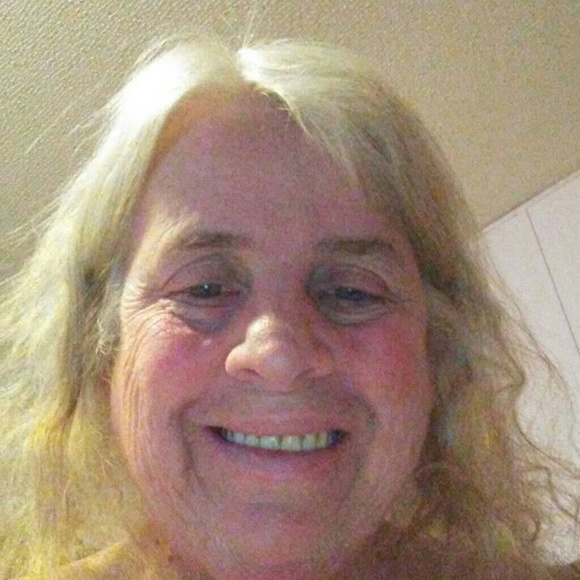 Profile Picture of Barbara Langmaid (@bkklang) on Poshmark