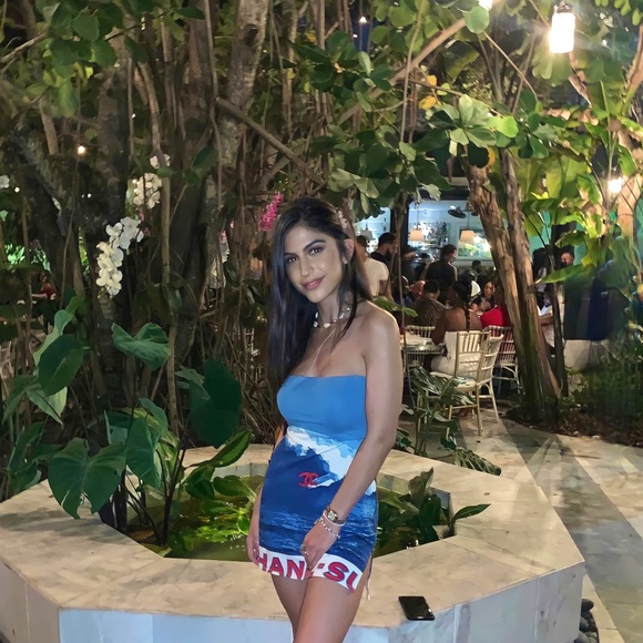 Profile Picture of Odel Daniali (@odeldaniali) on Poshmark