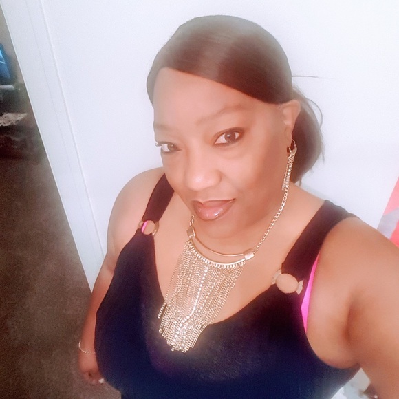 Profile Picture of Deborah Pipkins (@mzpipkins83) on Poshmark