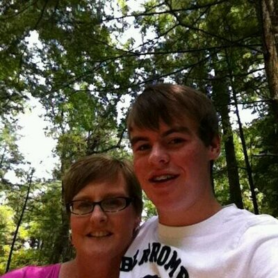 Profile Picture of Andrea Wolfe (@chiefsmom14) on Twitter