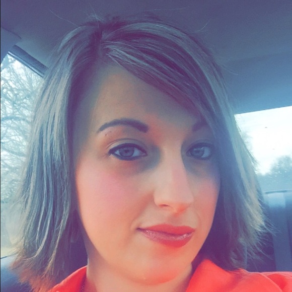 Profile Picture of Susan Yakel (@likeaboss23) on Poshmark