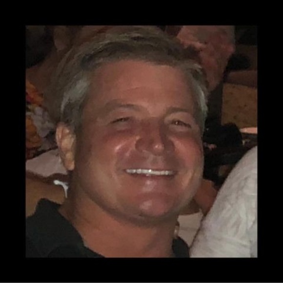 Profile Picture of Mike Thomas (@kmickt) on Poshmark