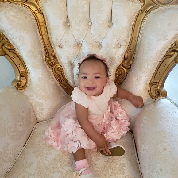 Profile Picture of Jeamela Young (@jeamela) on Poshmark