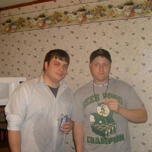 Profile Picture of Scott Fineout (@thebearsnameisminus) on Myspace