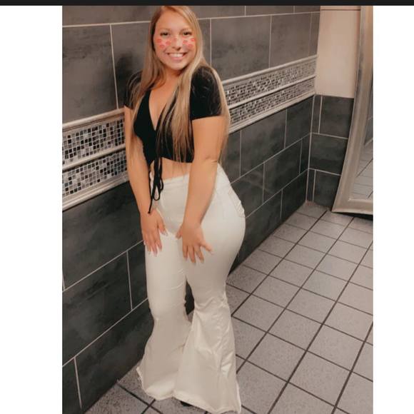 Profile Picture of Keri Reichling (@reiching97) on Poshmark