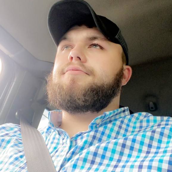 Profile Picture of Daniel Alley (@danielalley) on Poshmark