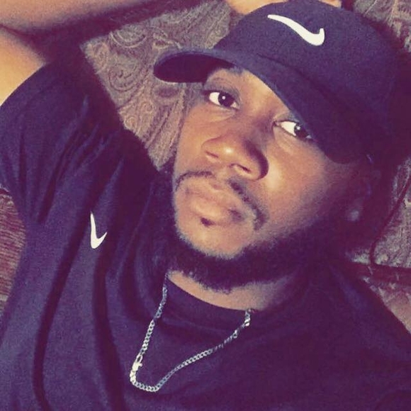 Profile Picture of Travis Johnson (@travis803) on Poshmark