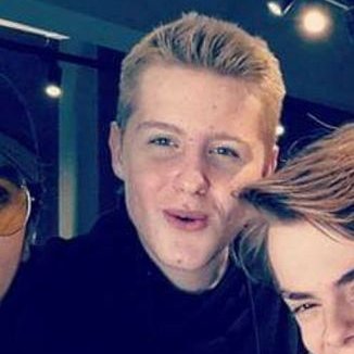 Profile Picture of Philip Jacobsen (@PhilipJacobsen9) on Twitter