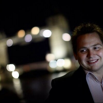 Profile Picture of Jonathan Mooney (@moonfizzle) on Twitter