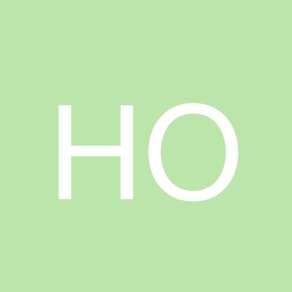 Profile Picture of Hannah Omary (@hannah_omary) on Poshmark