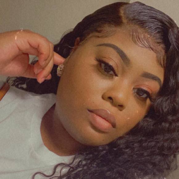 Lakeeva Belton - Poshmark Profile Picture of Lakeeva Belton (@lakeevab) on Poshmark