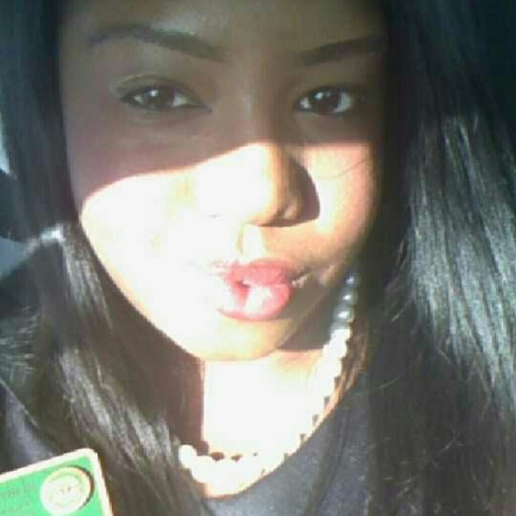 Profile Picture of Robyn Mcrae (@rsmcrae) on Poshmark