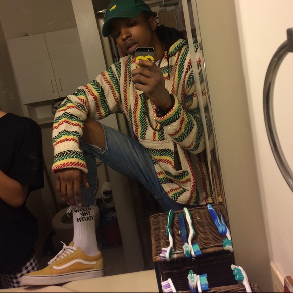 Profile Picture of Chad Thaxton (@chadthaxx) on Poshmark