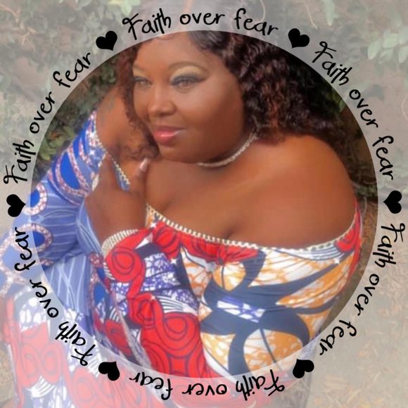 Profile Picture of Stacey Stromer (@staceystromer) on Poshmark