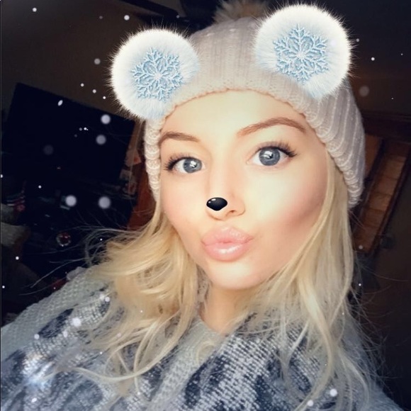 Jane Endresen - Poshmark Profile Picture of Jane Endresen (@janeendresen) on Poshmark