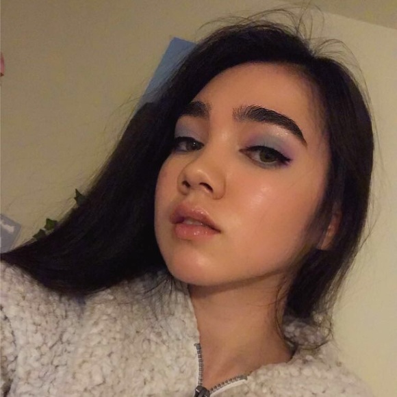 Profile Picture of Bianca James (@biancapaula27) on Poshmark
