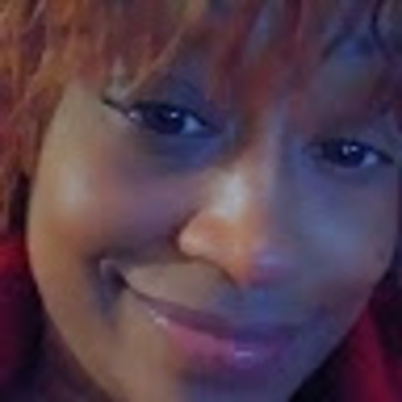 Profile Picture of Frances Roberts (@robertsf1030) on Poshmark