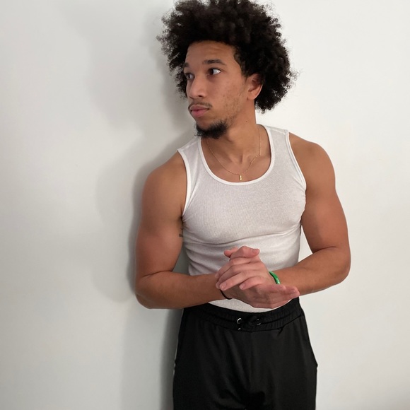 Profile Picture of Jason Fernandes (@fernandesjay) on Poshmark