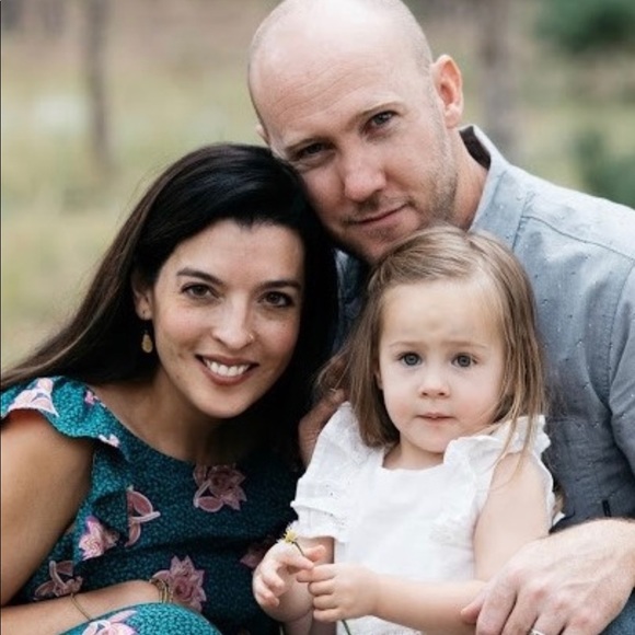 Profile Picture of Erin Poovey (@erindls) on Poshmark