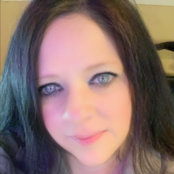 Profile Picture of Tammy James (@randytammyjames) on Poshmark